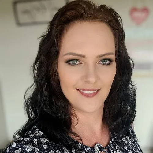 Public profile photograph of Bea Medium